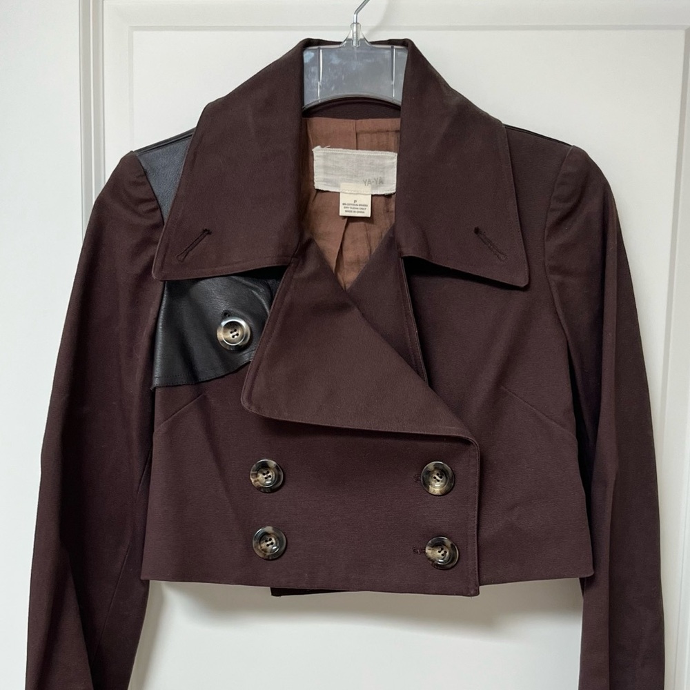 YAYA Cropped Trench Coat / Jacket in Dark Brown / Double-Breasted Tailored Fit
